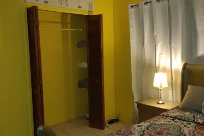 Image de Grand Appartement Dans un Endroit Calme à Mi-île à 10 Minutes de Tout