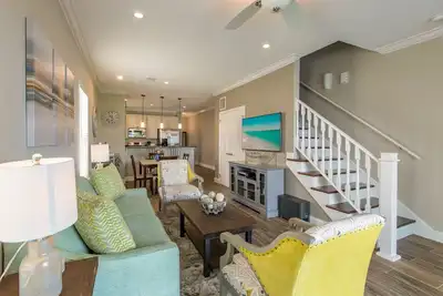 Image de \"Seas The Day\" ~ Lotissement nouvellement construit dans un emplacement parfait avec piscine communautaire!