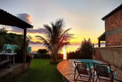 Image de Maison en bord de mer avec un beau lever de soleil, terrasse pour une bonne pĂŞche<br>Avec Wifi.