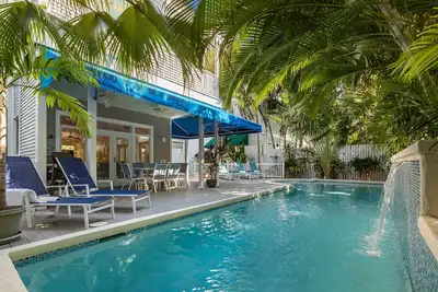 Image de \"Sapodilla House\" ~ Spectaculaire 3b / 3. 5Ba Home dans le centre-ville souhaitable!