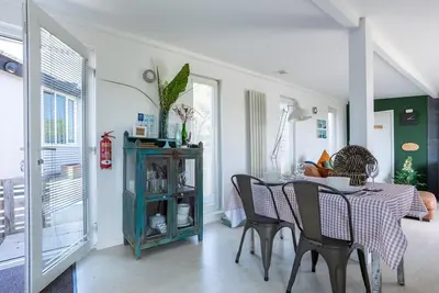 Image de Bryn Bach - un animal de compagnie qui peut accueillir 2 personnes dans 1 chambre
