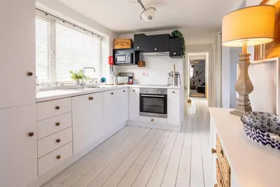 Image de Driftwood - Une nouvelle maison de vacances située à Anglesey