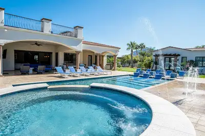 Vient D'Ajouter! Parfait pour les grands groupes! Vues sur les toits de Camelback! Villa de luxe!