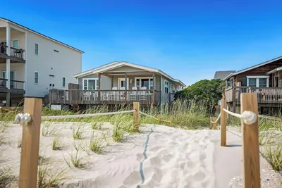 Image de West Beach Retreat - Récemment rénové 4 chambres et 3 bains