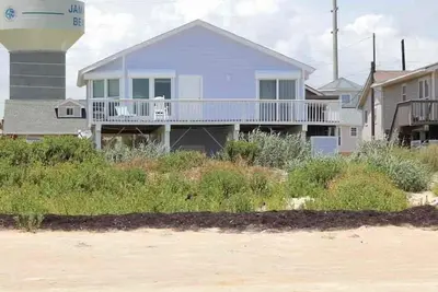 Beach Front Home in Family Friendly Jamaica Beach - Incroyable vue sur la plage!