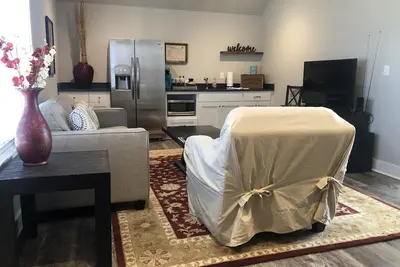 Image de Nouvel appartement de garage privé dans le quartier de Little Rock's Heights!