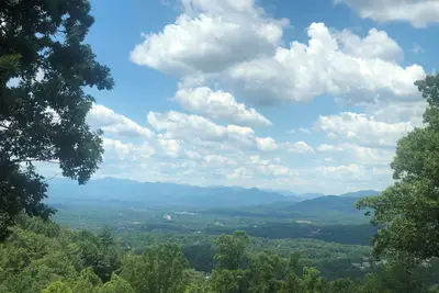 Image de Maison de luxe à moins de 5 miles du centre-ville d'Asheville, une vue imprenable, plus de 100