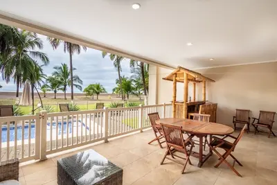 Image de Oceanfront Beachfront condo The Palms Jacó Beach Location de vacances 102 Costa Rica