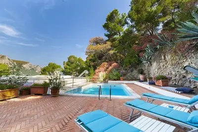 Image de Amore Rentals - Villa Polifemo with Swimming Pool, Sea View, Terrace and Garden