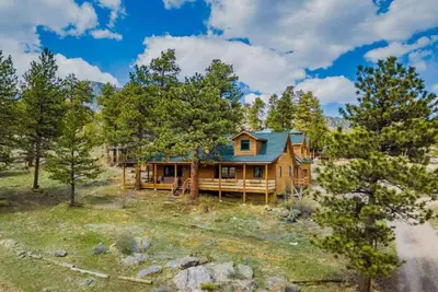 Image de Chalet de montagne avec vue épique sur Longs Peak à quelques minutes du parc national