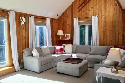 Image de Parfait pour plusieurs familles - emplacement central, à côté de la montagne Cranmore!