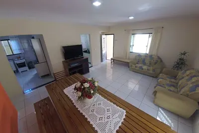 Image de Beautiful apartment (first floor) in PerequĂŞ, 600m from the beach with air and Wi-Fi