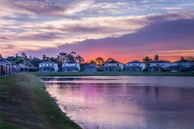 Vue imprenable - Magnifique maison au bord du lac avec bain à remous