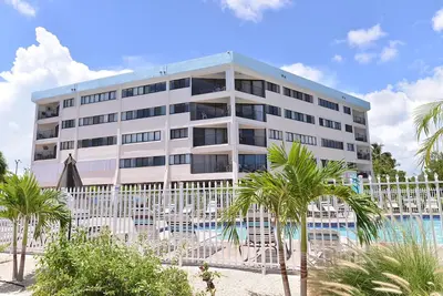 Image de 100+ Grands Avis! Direct Oceanfront Luxury 2 + 2 Condo à Kawama Yacht Club