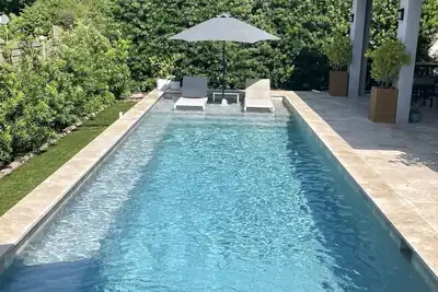 Image de Maison Executive Avec Piscine - Localisation Centrale