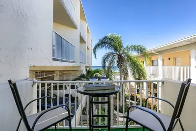 Image de Sur la plage! Animaux admis, Piscine, Barbecue, Balcon, Wi-Fi gratuit, Cable & Parking-201 Bellair Beach Club