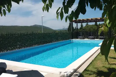 Image de Maison de vacances א Koprivno avec Jardin