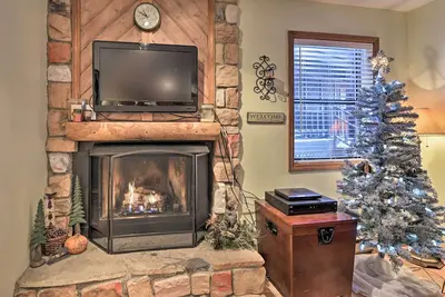 Image de Nouveau! Condo confortable - 1/2 Mile Ă Angel Fire Resort!