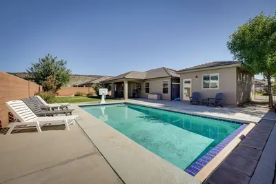 Image de Ouragan Accueil w / piscine privée, Mtn Views!
