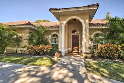 Image de Nouveau! Vero Beach Pet-Friendly Home 1 Mi à la plage!