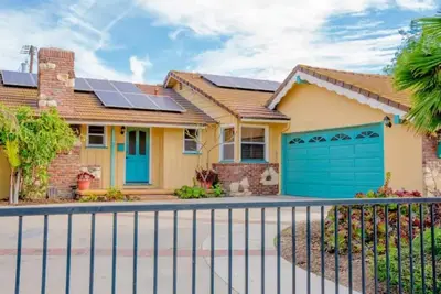 Image de Maison avec piscine, à quelques minutes de Disney Land et de la Convention