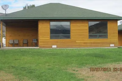Image de Gardiner Cabin par Yellowstone Park \/ Dates ouvertes