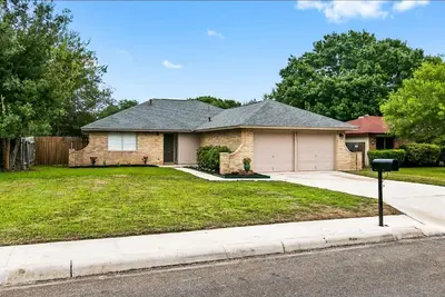 Image de 3 Bd, 2 Br 10 min de Lackland-Sea World, 20 min de Six Flags, aéroport, centre-ville