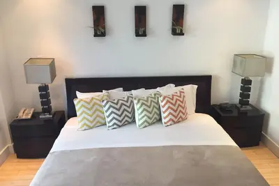 Image de Miami Beach Sofi (au sud de la cinquième) Condo de luxe (Suite 303)