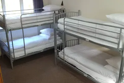 Image de Lit simple dans un dortoir pour femmes de 6 lits - Alba Self Cater