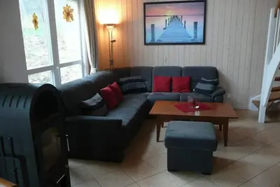 Image de Maison de plage confortable à la lisière de la forêt, à seulement 100 mètres de la mer