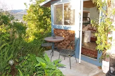 Image de The Hummingbird Cottage, Treehouse & Garden - Ocean & Mountain Views