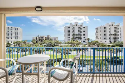 Image de Nouveau sur le marché! ! Condo spacieux et magnifiquement mis à jour dans la communaut�� populaire Oceanwalk. Condo vient avec de belles vues sur l'océan!