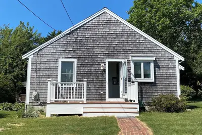 Image de Beautiful 2 Bedroom Cottage Stroll Juste court To Town Neck Beach