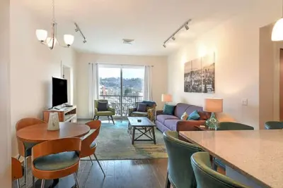 Image de Luxury Condo Downtown Condotel: commodités d'un hôtel avec le luxe et le confort d'une maison privée