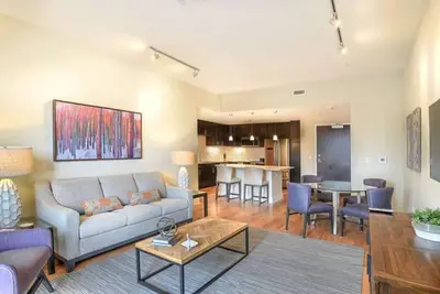 Image de Condo neuf et luxueux au centre-ville d'Asheville Condotel Unit # 403