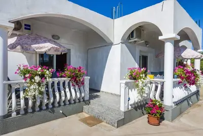 Appartement d'une chambre avec la terrasse Zaton, Zadar (A-15000-c)