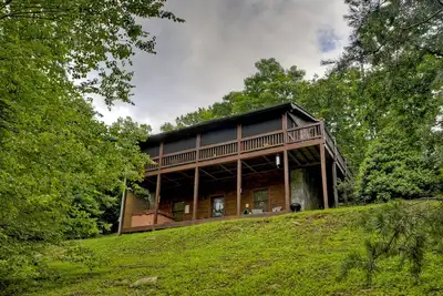 Image de Cabine confortable parfaite pour toute personne intéressée par une escapade discrète en montagne