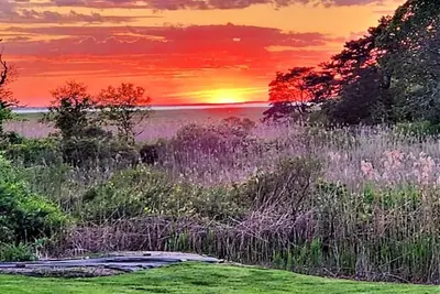 Image de Le meilleur moment sur le cap est le coucher de soleil automne-cour, kayaks, vélos, maison confortable mise à jour