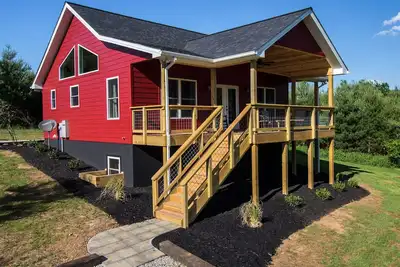Image de Red Pine Cottage à Walker Creek Retreat