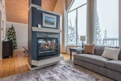 Image de Deluxe maison peut accueillir confortablement 14 personnes avec 5 chambres et 3 salles de bains