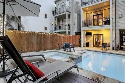 Image de 3 chambres 3. 5 Bath Townhome w Private Pool Oasis