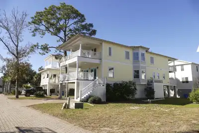 Image de Charmante maison de style sud de 4 Br - North End