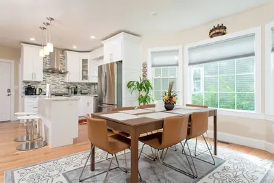 Image de Super Convenience 2br Condo W \/ Parking privé à Newton