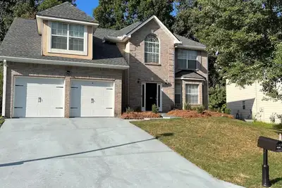Image de Automne Serenity Luxe Home Pres De Stone Mountain