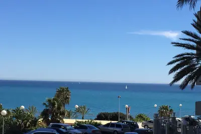 Image de Bel appartement sur la plage. A Luxury.