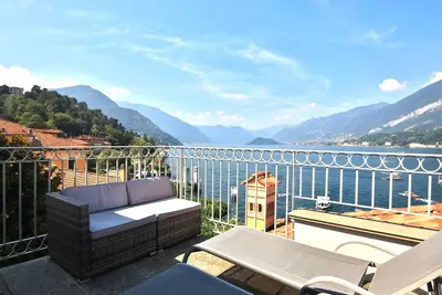Image de Liszt Tower by KlabHouse-3br Lakefront w\/Terrace & Ac