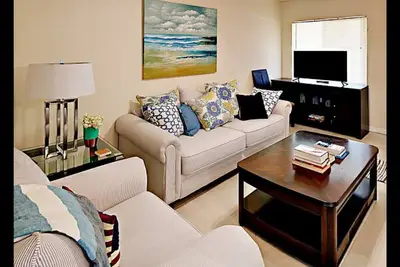 Image de Nouvellement rénové Condo contemporain 1 chambre