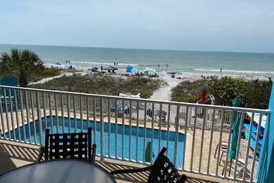 Image de Immense patio en bord de mer faisant face au golfe