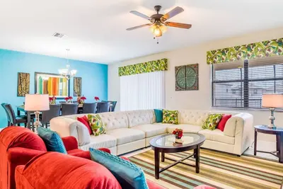 Image de Confortable maison 8bd Disney (Cg546)