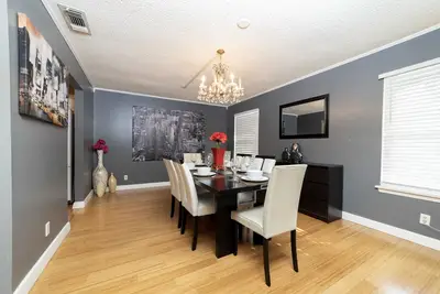 Image de Maison de ville récemment rénovée dans un excellent emplacement
